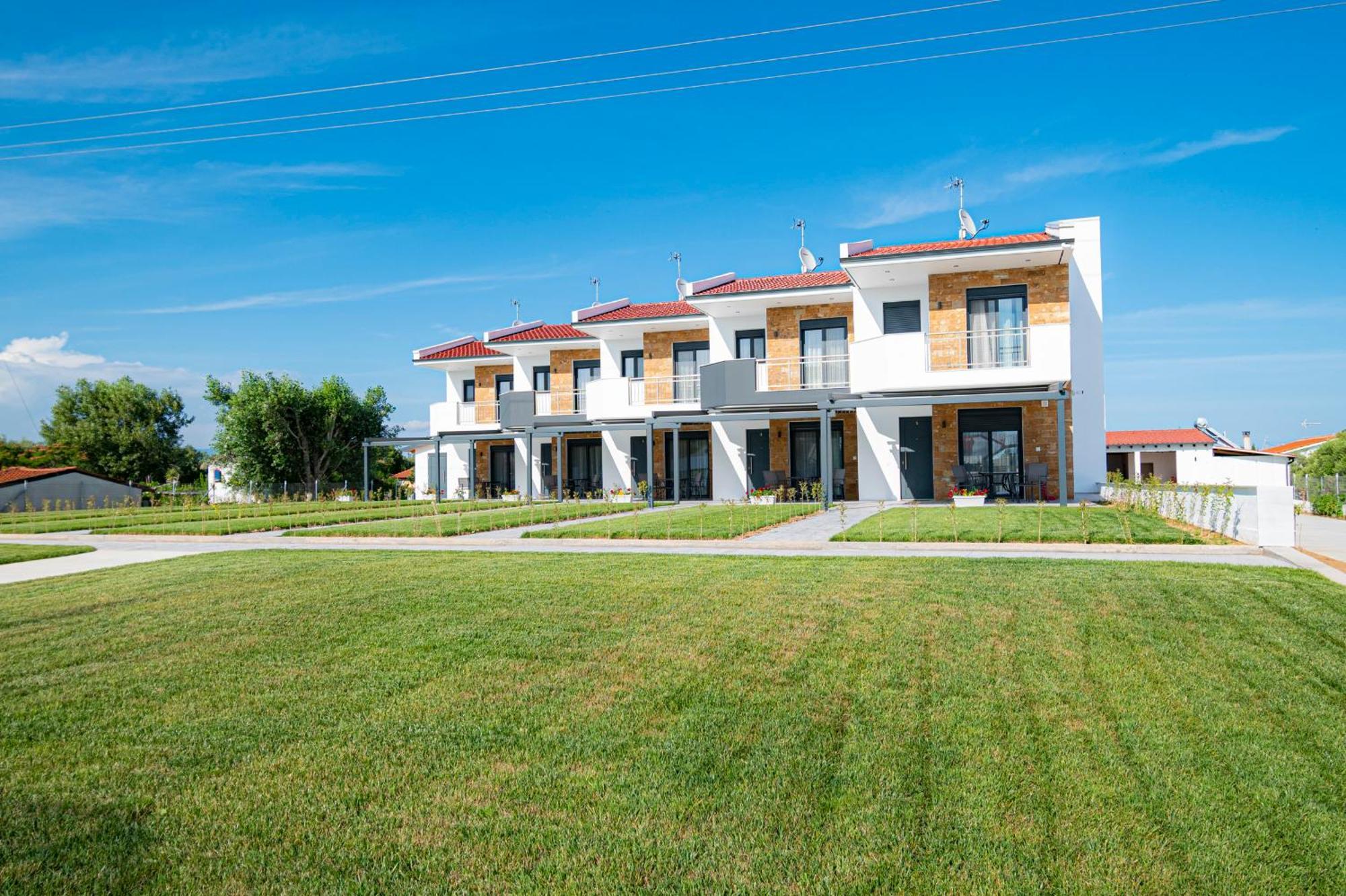 Chryssis Village By Travel Pro Services - Nea Potidaia Halkidiki Неа Потидея Екстериор снимка