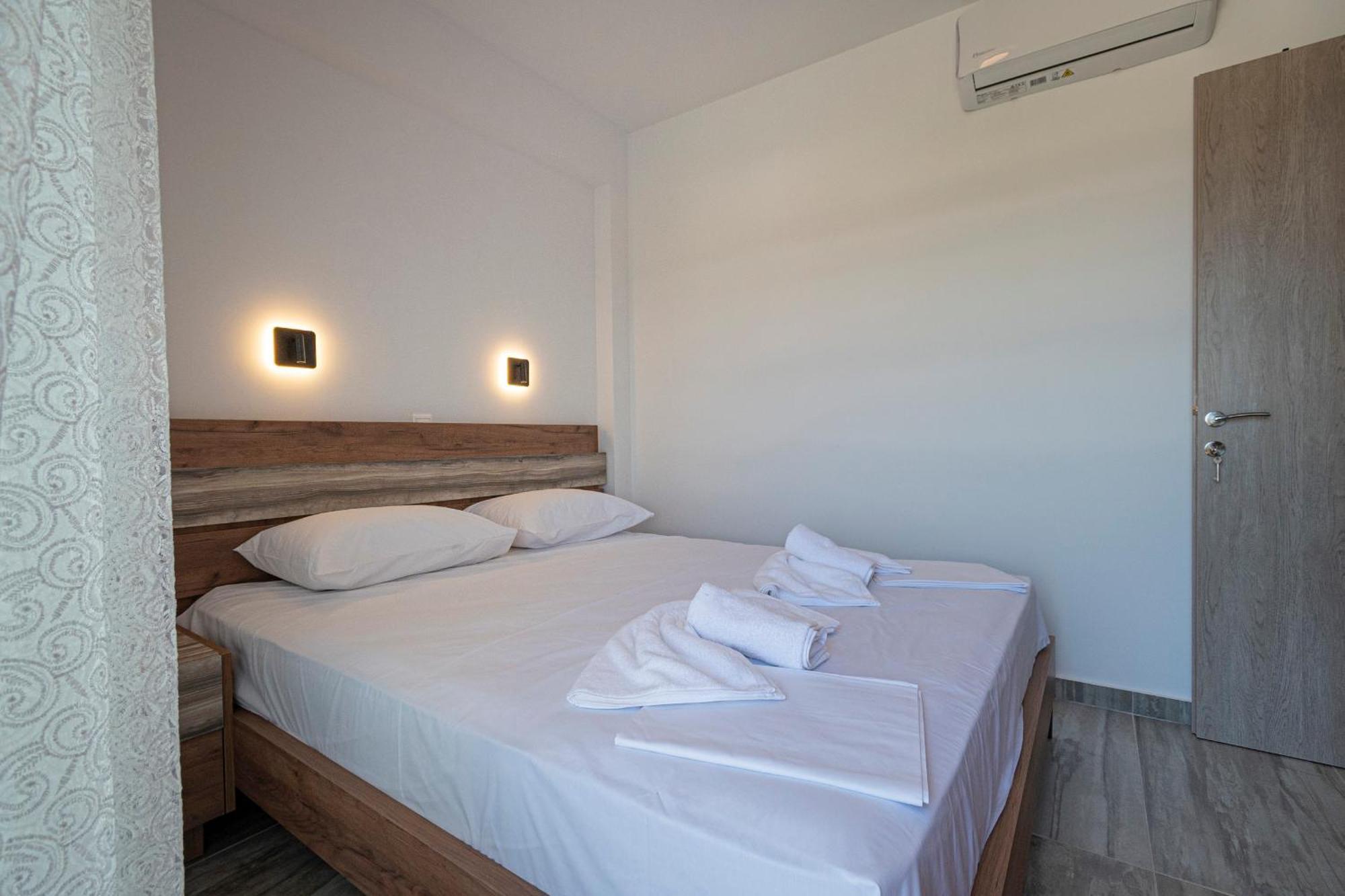 Chryssis Village By Travel Pro Services - Nea Potidaia Halkidiki Неа Потидея Екстериор снимка