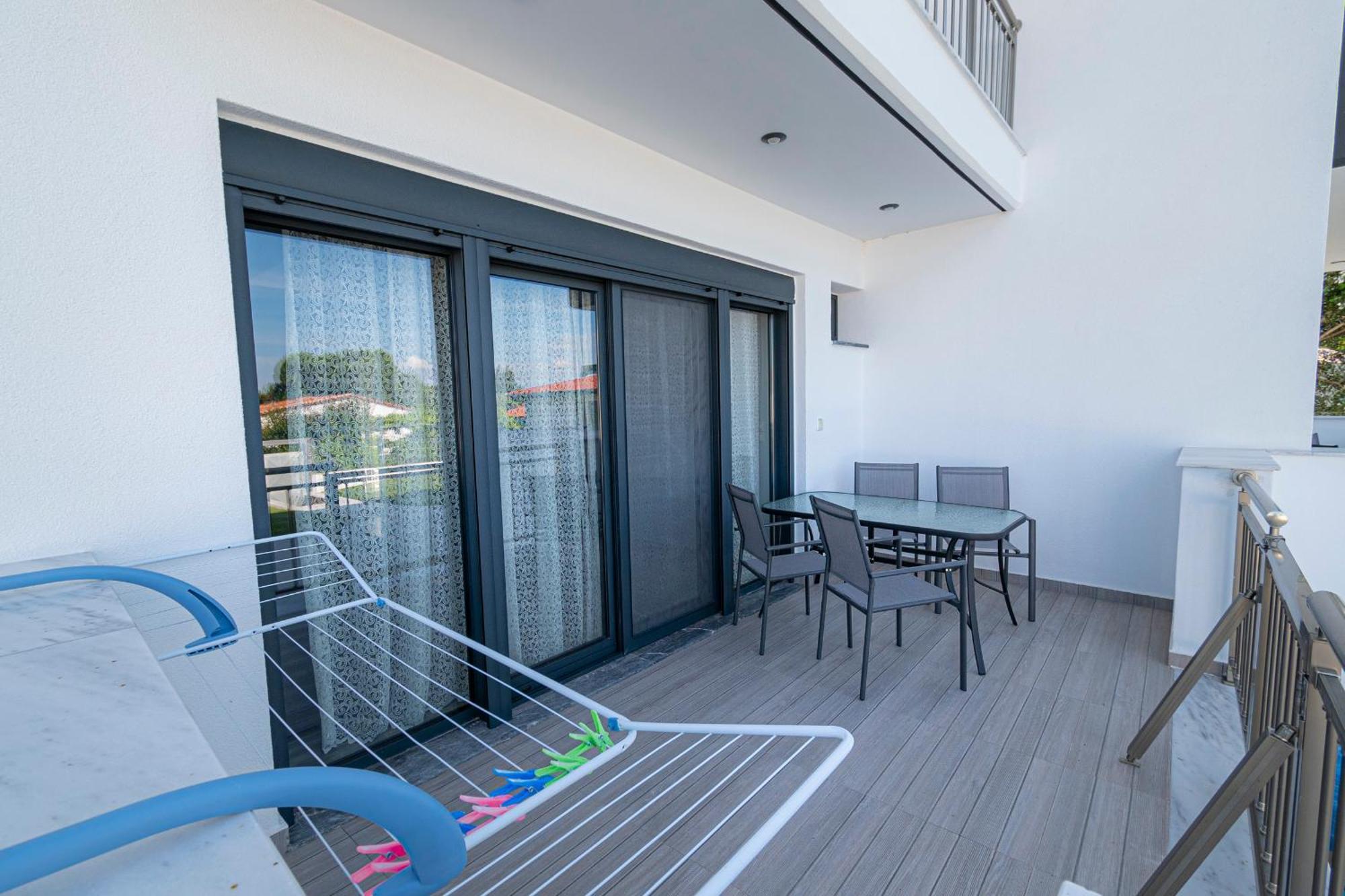Chryssis Village By Travel Pro Services - Nea Potidaia Halkidiki Неа Потидея Екстериор снимка