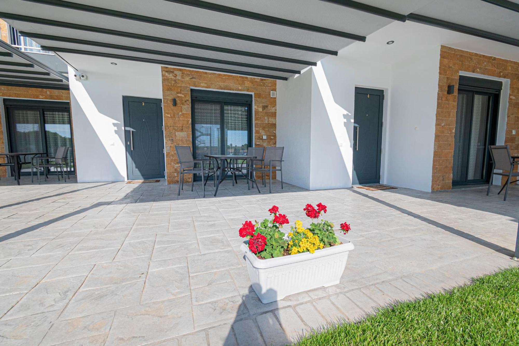 Chryssis Village By Travel Pro Services - Nea Potidaia Halkidiki Неа Потидея Екстериор снимка